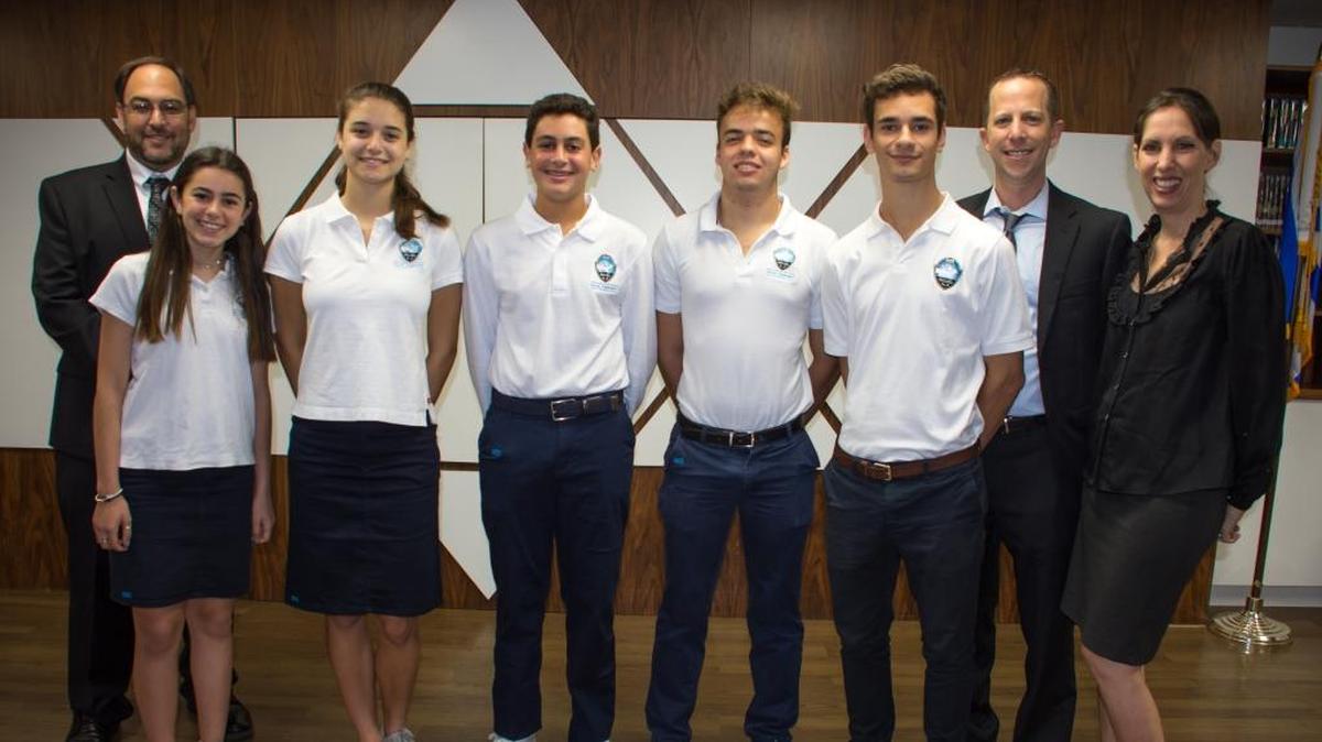 Ilana Stiberman, Lauren Rub, Myles Gilbert, Matias Lancewicki and Abraham Woldenberg earned scholarships from the Jaime and Raquel Gilinski Hillel Ambassador Program for their achievements in academics and their community. The winners are pictured with Ezra Levy, Scheck Hillel Community School’s head of school; Andrew Butler, Gilinski Hillel Ambassadors Program advisor; and Vanessa Donaher, associate head of school.