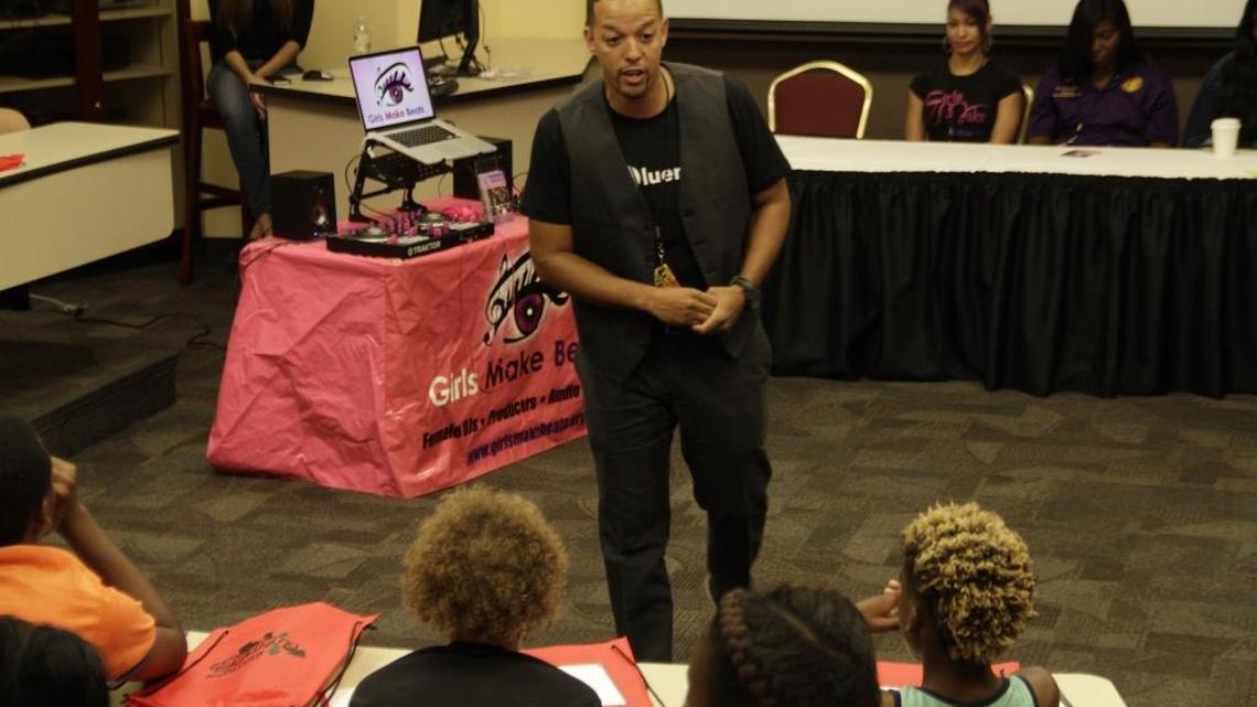 Event manager Craig Skilling mentors students annual Senator Oscar Braynon’s Choice Challenge held at the Florida International University’s Kovens Center in North Miami. The full day event offers educational workshops.