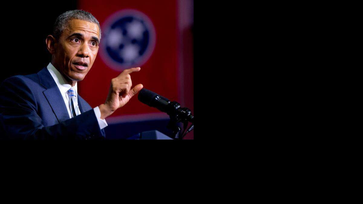
President Barack Obama speaks at Pellissippi State Community College, Friday, Jan. 9, 2015, in Knoxville, Tenn., about new initiatives to help more Americans go to college.
