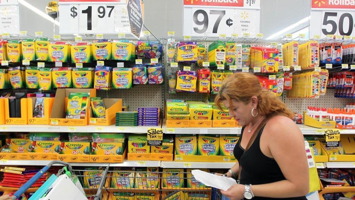 
Marylyn Hess shops Walmart’s back-to-school sale in Doral on Tuesday, Aug. 4, 2015.
