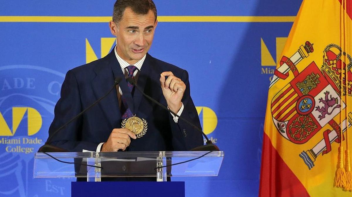 
After receiving the an award from Miami-Dade College President Dr. Eduardo Padron, King Felipe of Spain gave a speech on the heritage of the Spanish language.
