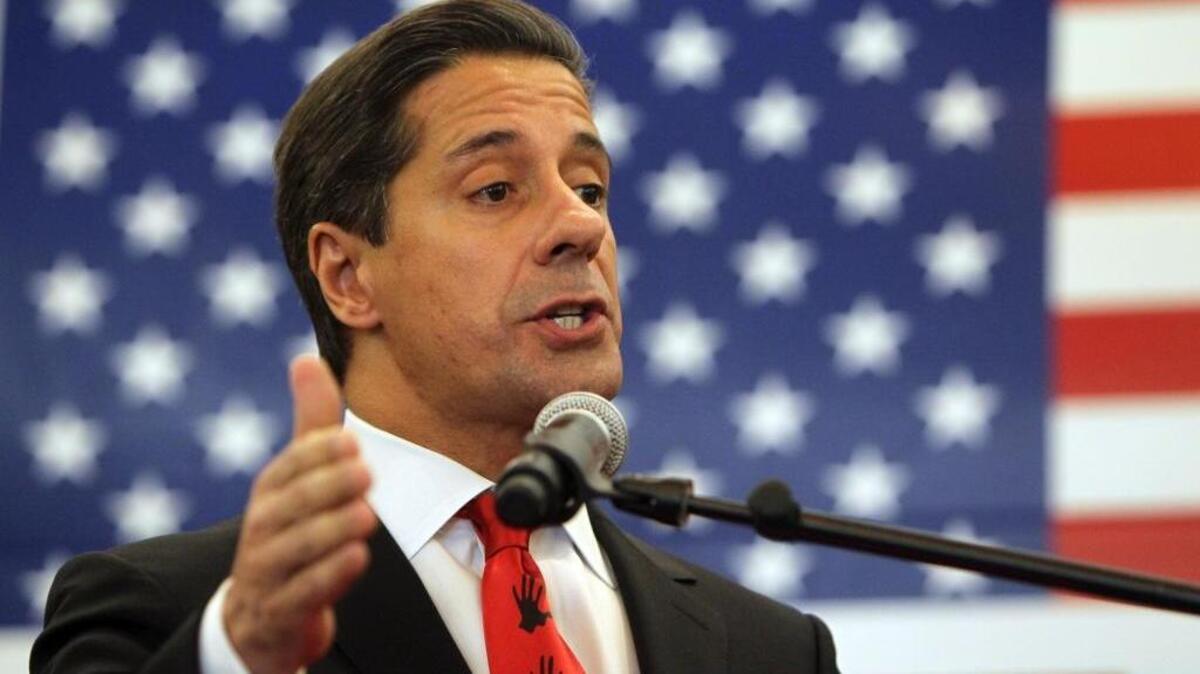 Alberto Carvalho, superintendent of Miami-Dade County Public Schools, will seek federal aid to deal with an influx of foreign students, many from Cuba.