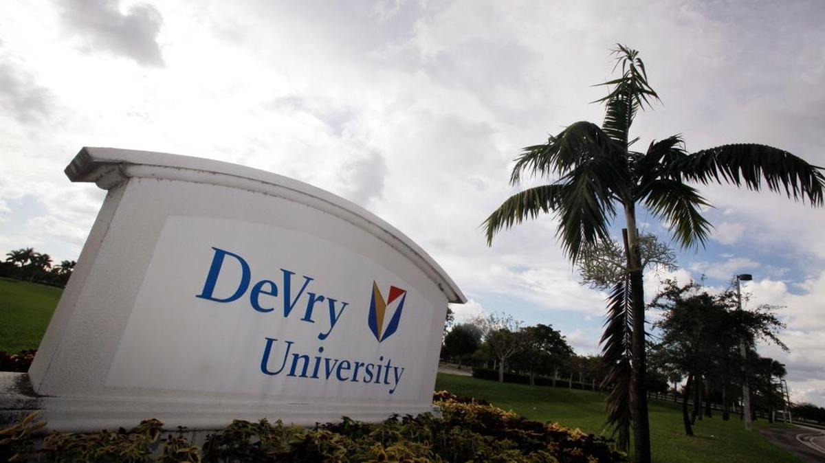 The entrance to the DeVry campus in Miramar