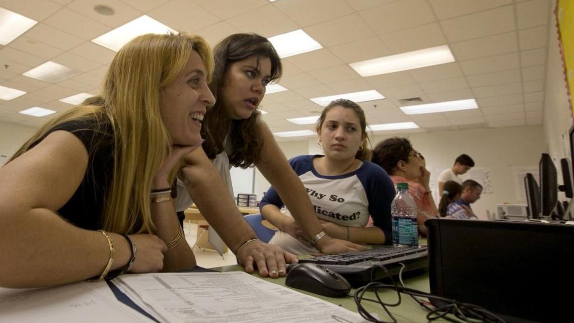 Local agencies are offering free workshops to help high school seniors fill out their Free Application for Federal Student Aid applications for the 2019-2020 school year.