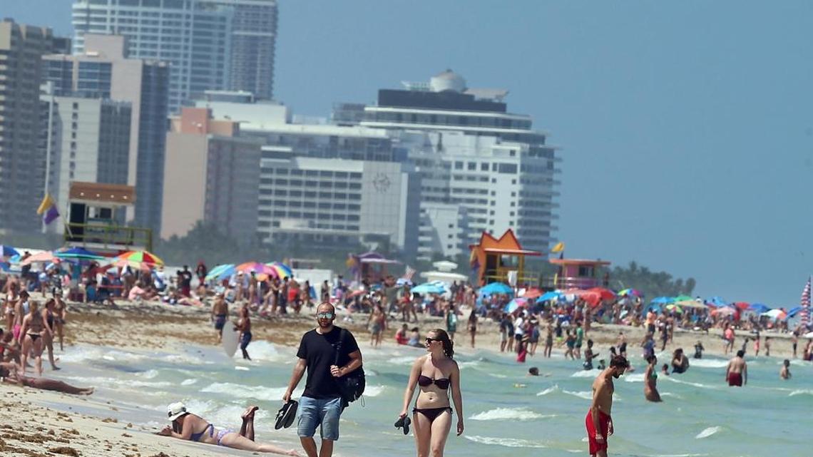 High temperatures in 2017 helped Miami tie the record set in 2015 for the hottest ever observed, the National Weather Service reported Tuesday.