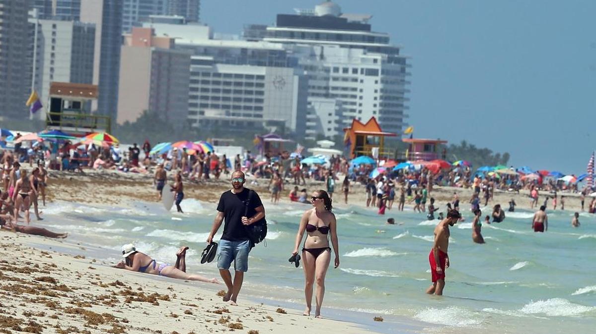 Beachgoers enjoyed a sunny day in South Beach in July, when the National Weather Service issued a heat advisory for parts of Miami-Dade.