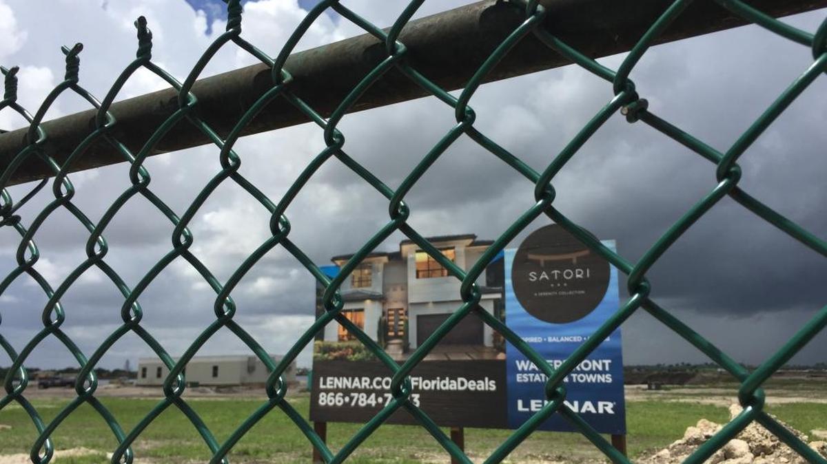 Lennar plans to build nearly 500 homes on a former cow pasture at Northwest 154th Street and 87th Avenue in Miami Lakes.