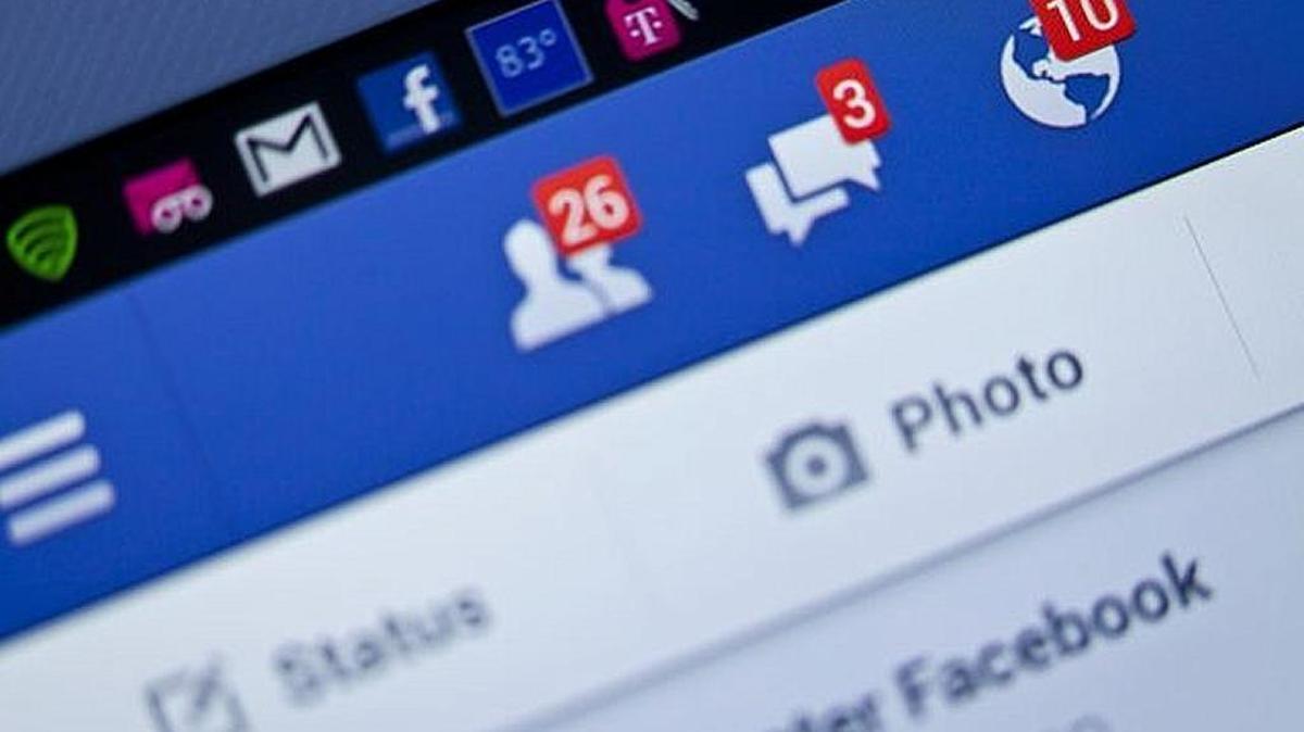 Facebook and other companies are facing criticism that they are deliberately trying to turn users into “tech addicts.”