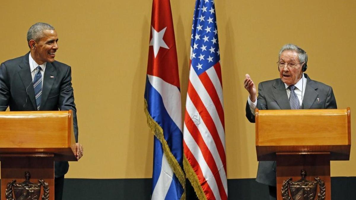 President Barack Obama delivers a statement alongside Raúl Castro at the Palacio de la Revolución in Havana on March 21, 2016.