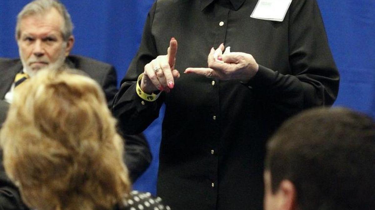 State Sen. Gwen Margolis makes comments following a debate at the New Miami Forum, Sept. 30, 2011. The nonpartisan group met to debate charter reform, term limits and other issues.