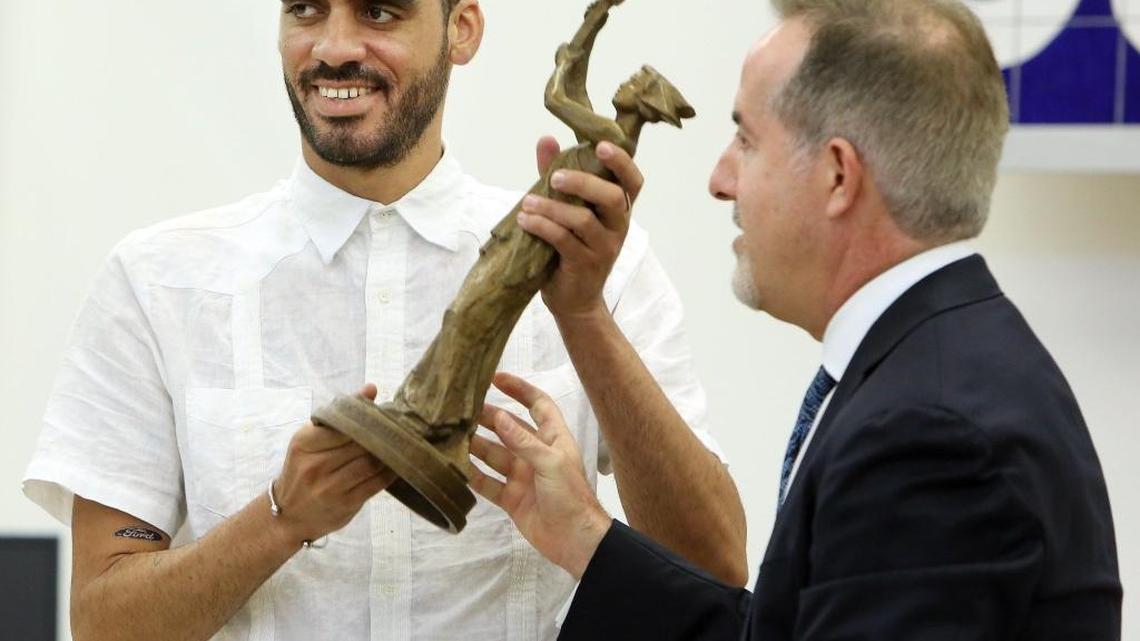 Danilo Maldonado Machado, alias “El Sexto,” receiving the Václav Havel Award for Dissidence in Miami on Monday.