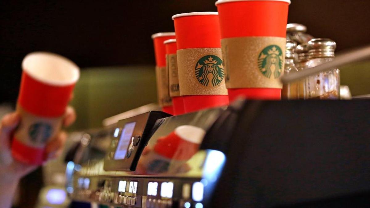 Starbucks’ minimalist new holiday coffee cup has set off complaints that the chain is making war on Christmas.