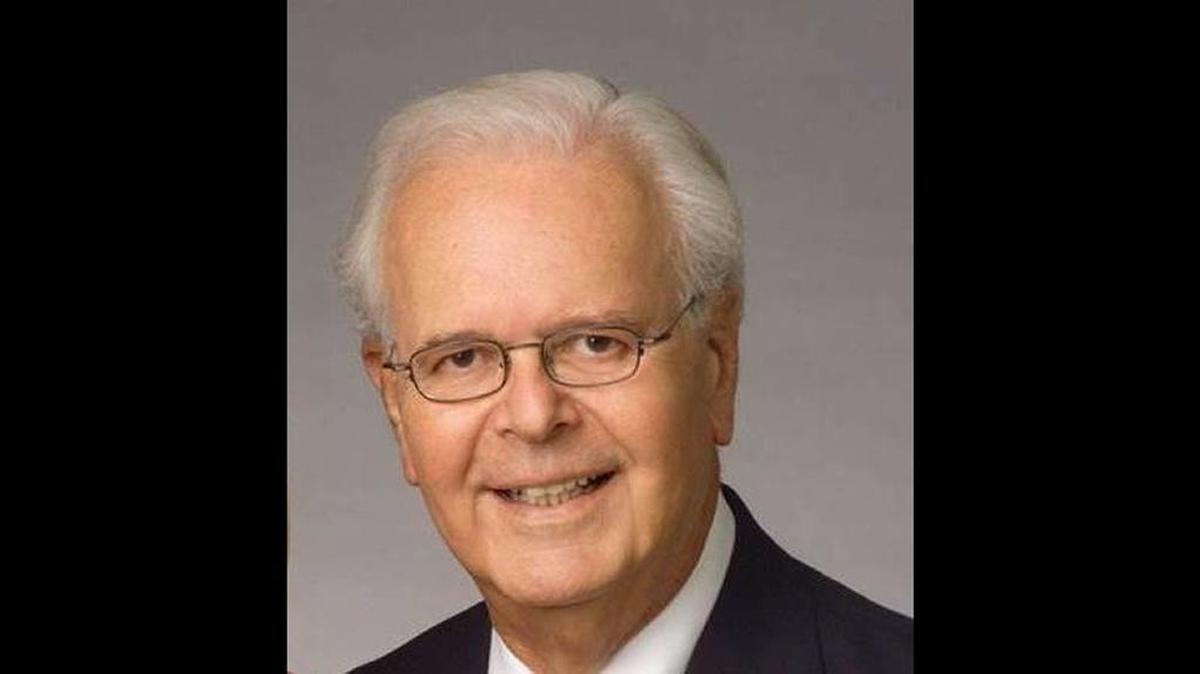 Prominent Miami international law attorney Owen S. Freed died Monday, Dec. 4, 2017, of natural causes during a trip to Bogotá, Colombia. He was 84.