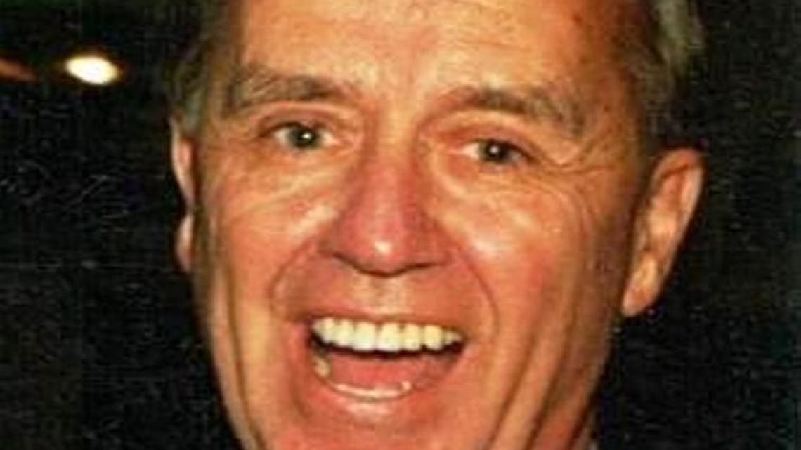 Robert Holzkamp served as a Tribune Company vice president of sales and marketing executive. He had also held executive roles with Fort Lauderdale’s Sun Sentinel and the Chicago Tribune.