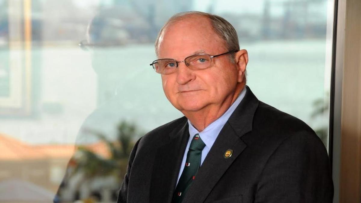 George Harper was co-founder of the legal firm Harper Meyer in 2002 and an expert on foreign investment, aviation, banking and international business transactions. He was a member of Iron Arrow Honor Society.