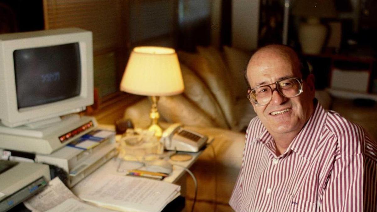 Engineering consultant and Bonaventure project manager Phil McConaghey, pictured at his Pemboke Pines home in 1999, was a local government watchdog who campaigned for mayor in Pembroke Pines.