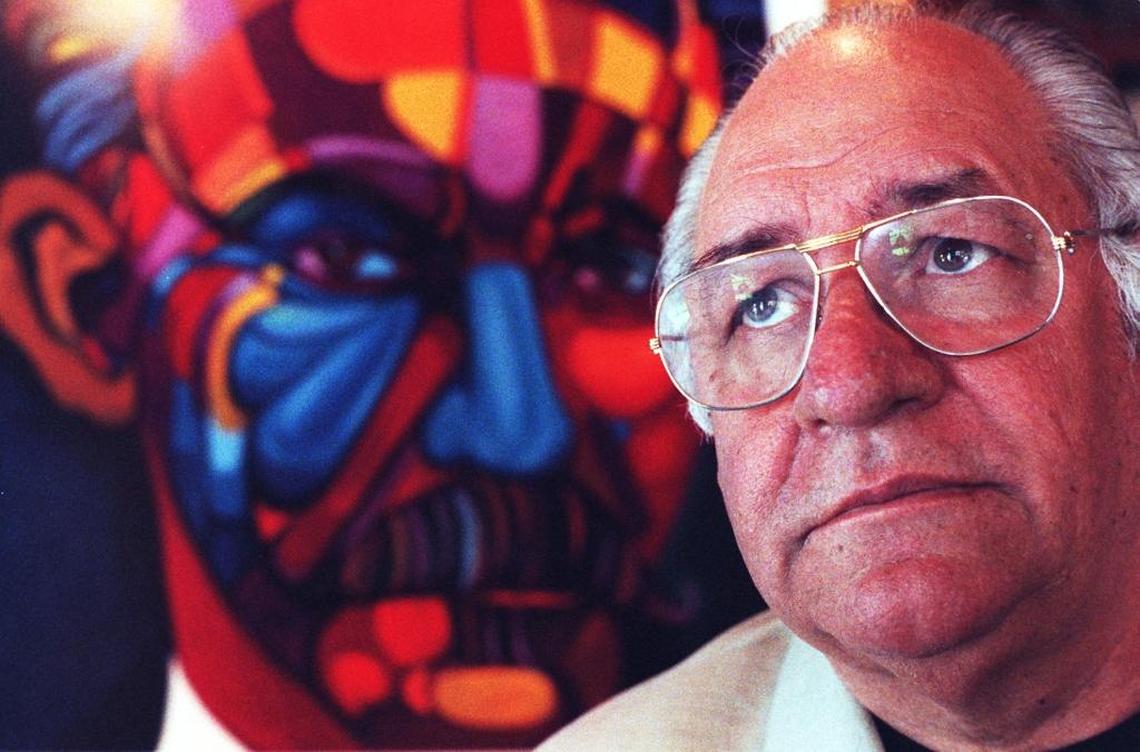 Dr. Ferdie Pacheco and his portrait of José Martí in 1994.