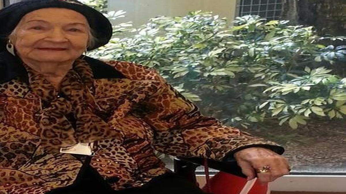 
Artist Miriam Martin celebrates her 98th birthday three days early at a party in Tampa on Feb. 16.
