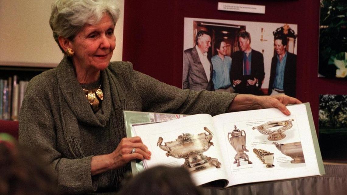Rhea Chiles shows Coral Gables Elementary students her book about the governor's mansion in 1997.