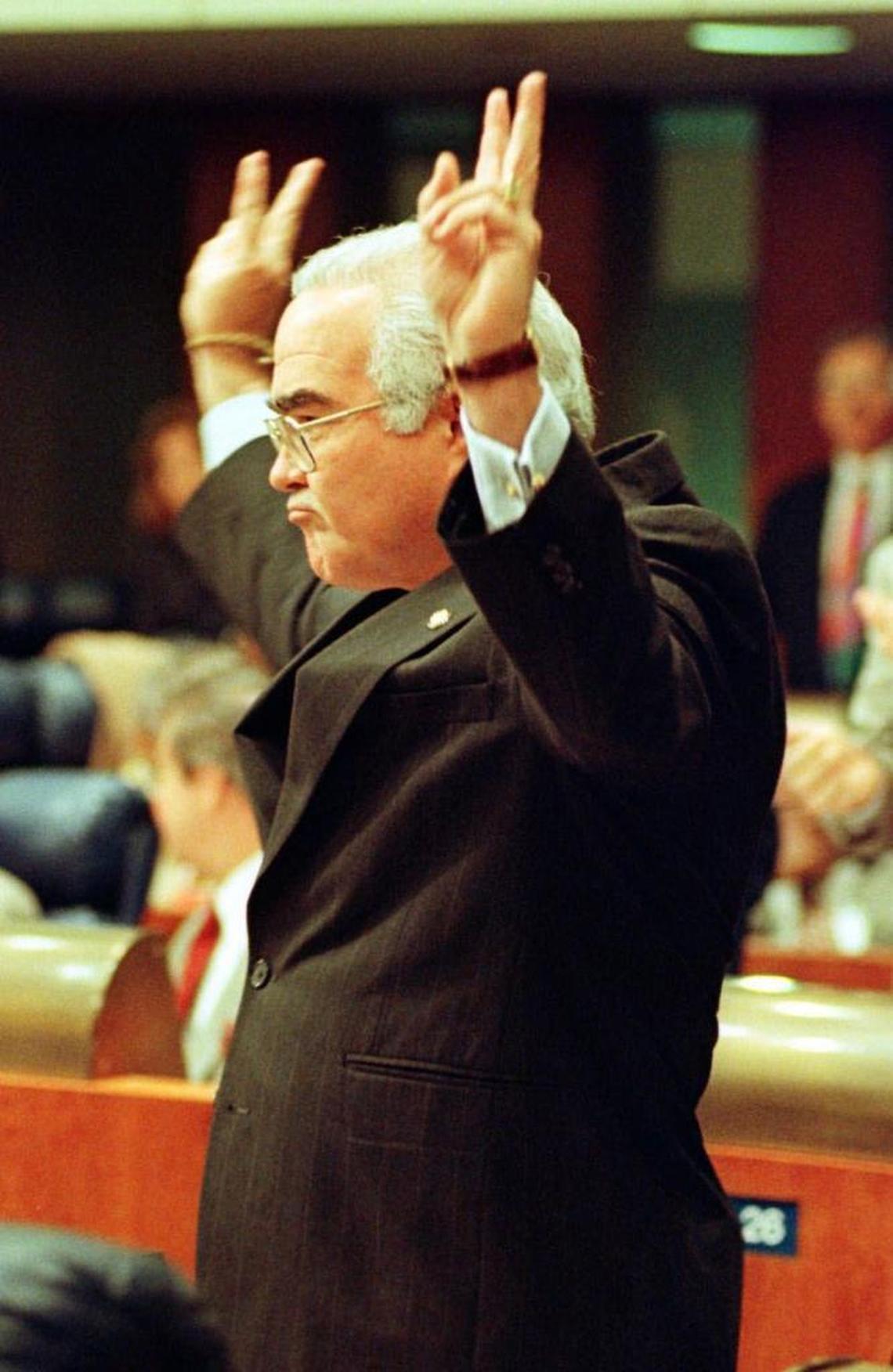 Jorge Rodriguez-Chomat, then a Republican lawmaker from Miami, reacts after a bill he sponsored passed in Tallahasee in 1998. Rodriguez-Chomat has died at age 72.