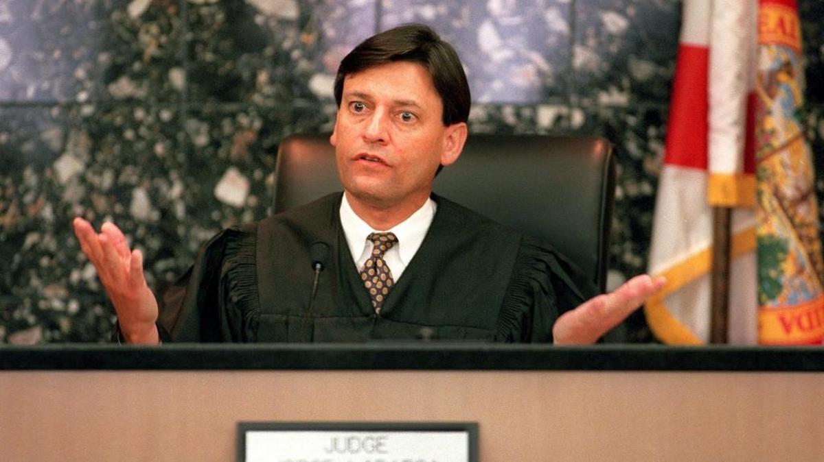 
Judge Jorge Labarga presides over an emergency hearing on the validity of dimpled ballots in the manual recount of presidential ballots Wednesday morning, Nov. 22, 2000, in Palm Beach. 
