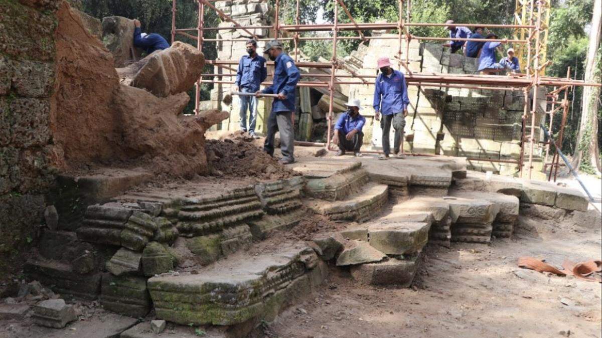 Six ancient sandstone statues were recently discovered at the famous “Tomb Raider” temple in Cambodia, officials said.