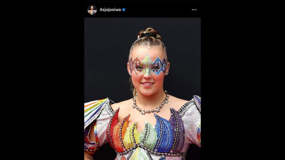 A new trend has TikTok users ignoring celebrities like JoJo Siwa.
