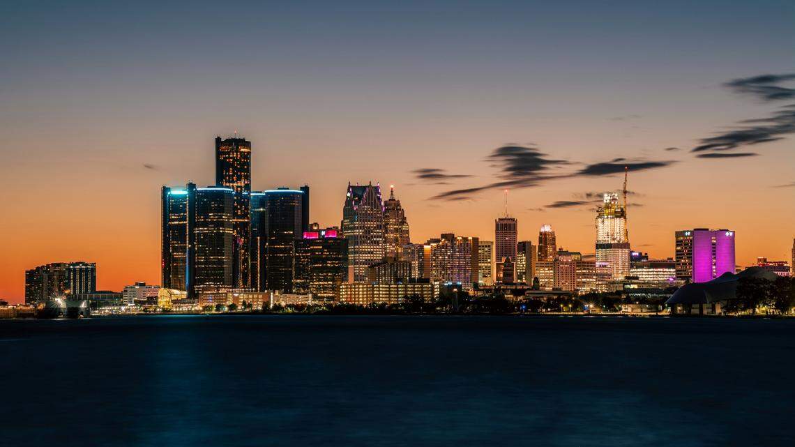 Where does the presidential race stand in Michigan, a key swing state? Here’s what recent polls and early voting data show.