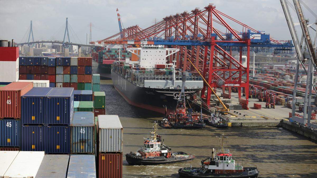 Are trade deficits necessarily unfair? Most Americans don’t think so, according to a new poll.
