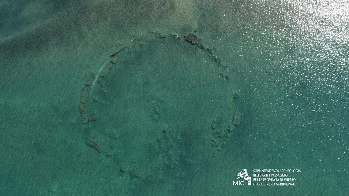 Divers recently photographed and researched the underwater remains of an ancient Roman villa, photos show.