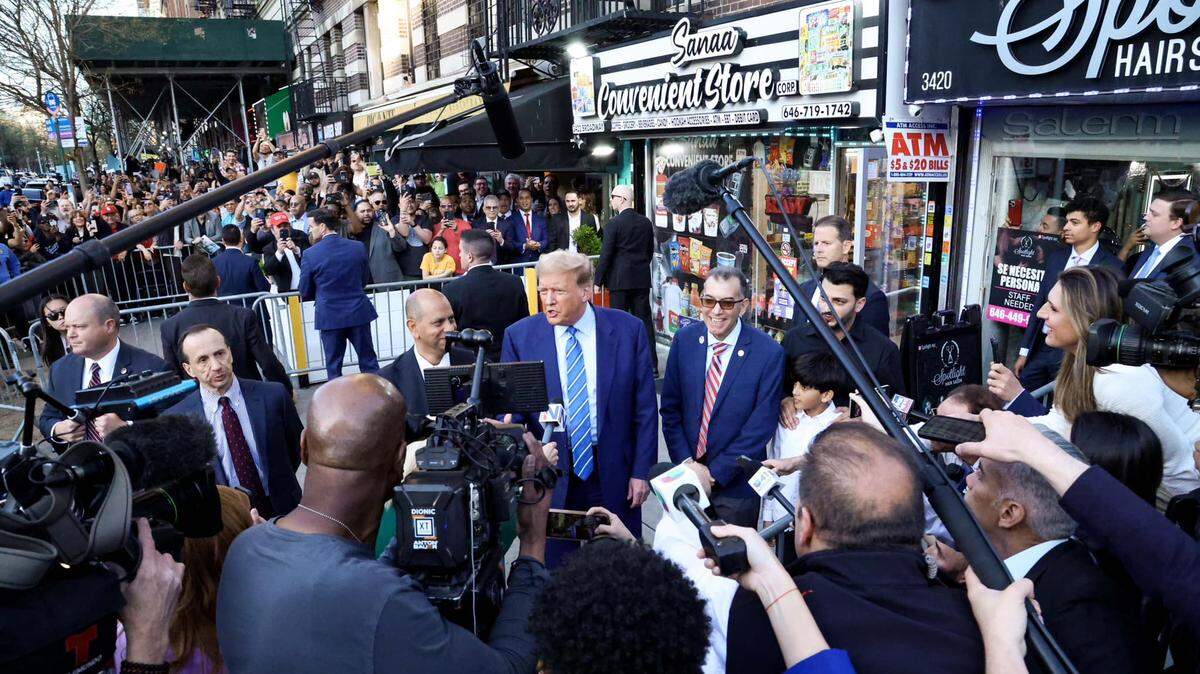 Former President Donald Trump will host a number of vice presidential contenders at a fundraiser in Palm Beach, Florida.