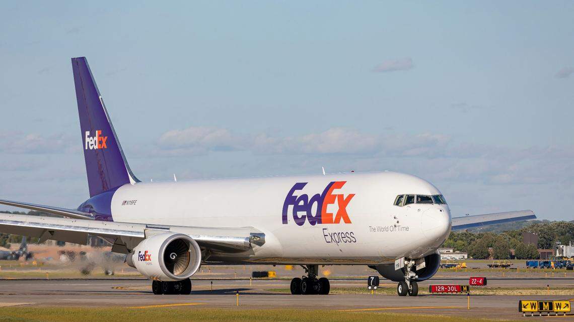 A FedEx worker is accused of stealing cash and Apple products from customers’ packages in Memphis, police said. He’s no longer with the shipping company.