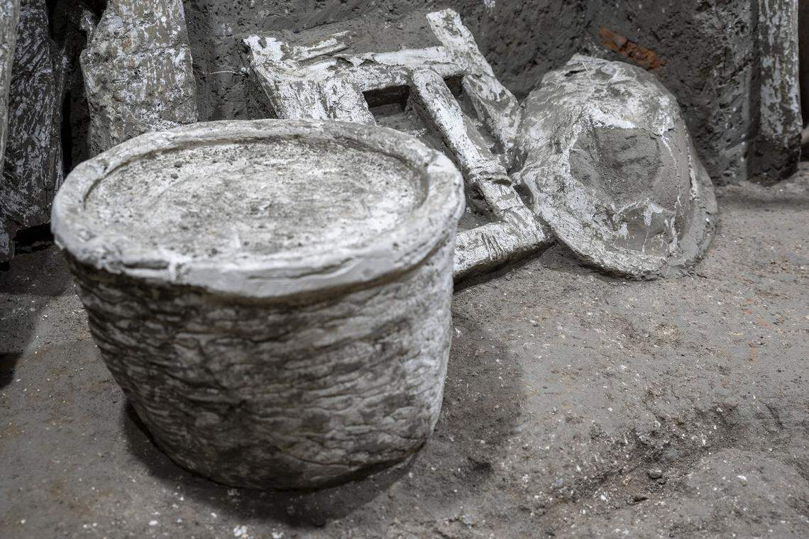 Objects found inside the room