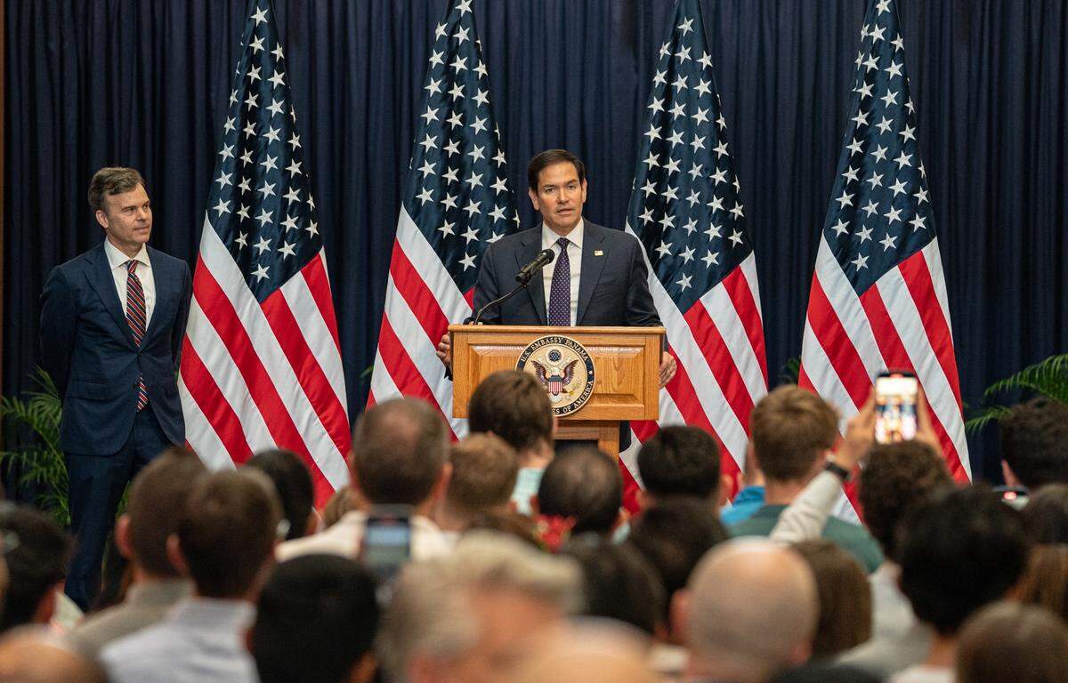 Can the government deport U.S. citizens? Immigration law experts weigh in afer Secretary of State Marco Rubio announced an offer from the president of El Salvador to accept deported American criminals.