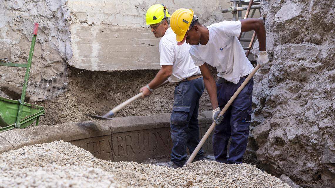 A 2,000-year-old tomb belonging to a celebrated member of the Roman military was recently unearthed in Pompeii, officials said.