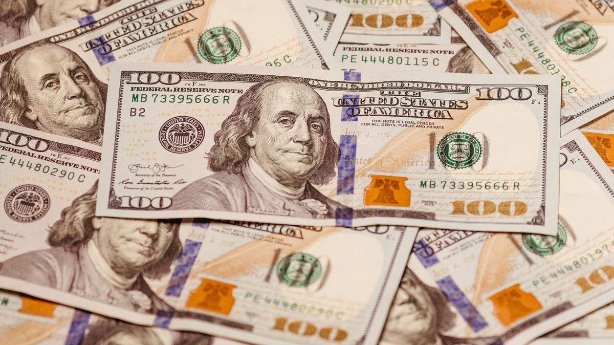 Former immigration detention guard in Miami charged with COVID-19 loan fraud and ID theft