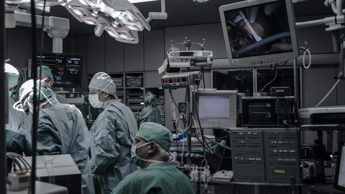 Two deaths and five infections of tuberculosis have been confirmed from spinal surgeries that used a bone allograft from an infected donor, the Centers for Disease Control and Prevention said.