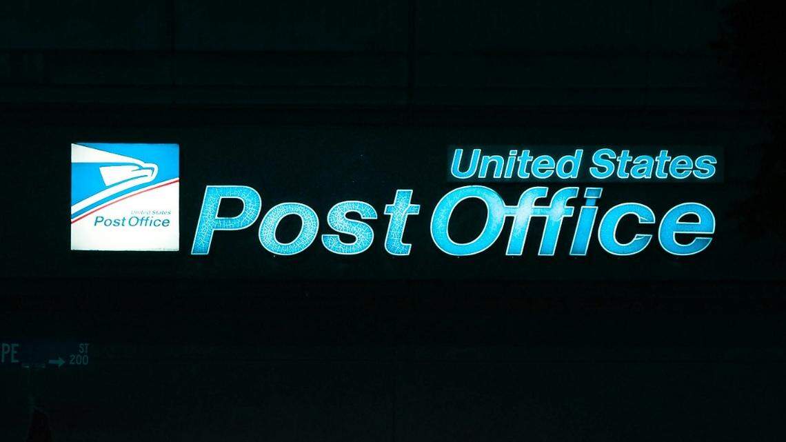 A former U.S. Postal Service employee stole drugs from packages in the mail at a New York post office, feds say.