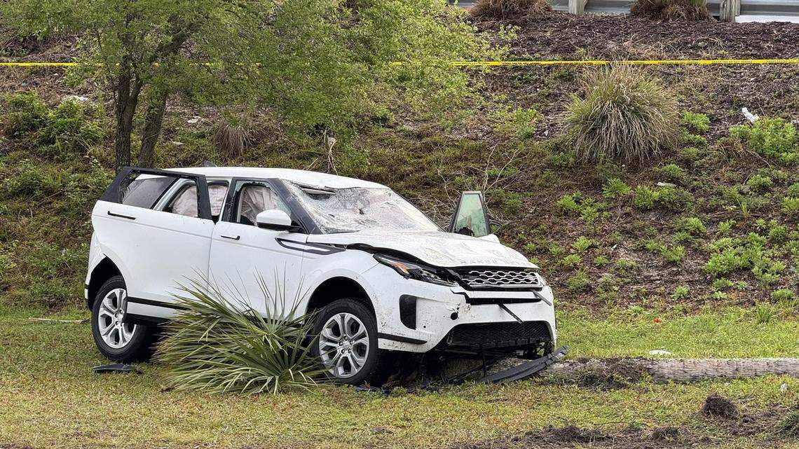 Samuel Vaia, 33, led law enforcement on a chase in Florida before he crashed and shot himself, dying at a hospital, deputies said.