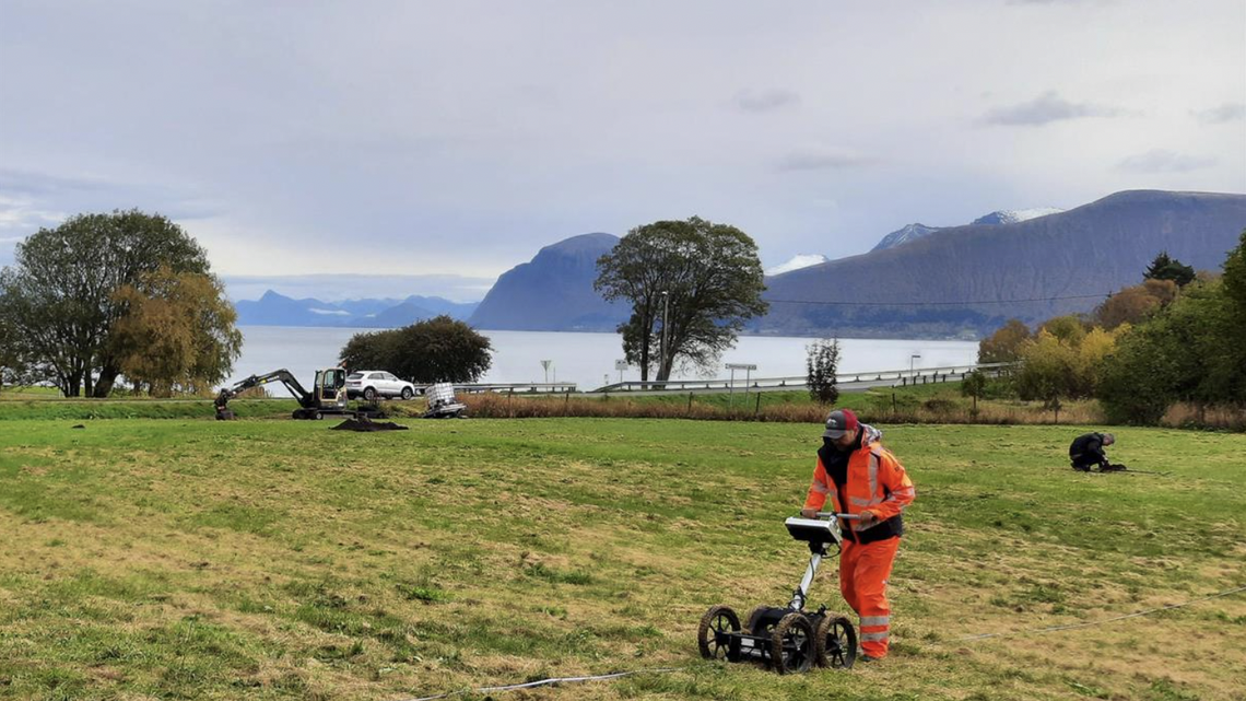 Archaeologists believe they have found the remains of a Viking longhouse in western Norway.
