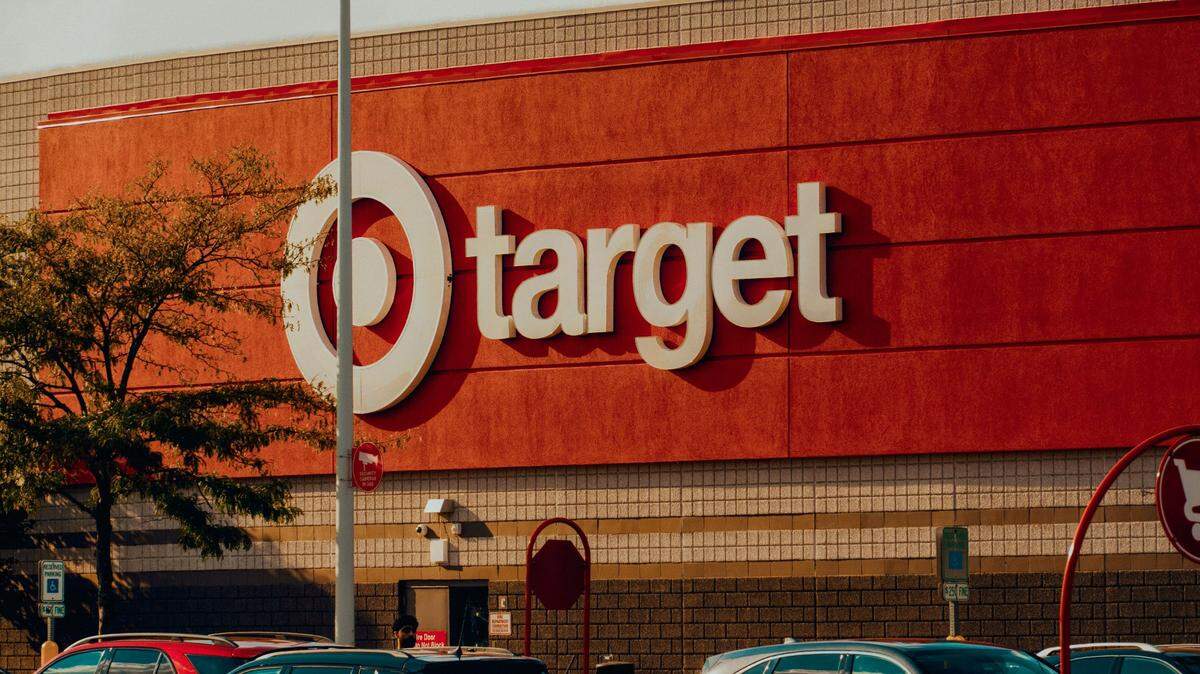 Six people are accused of operating a theft ring involving Targets in at least six Florida counties.
