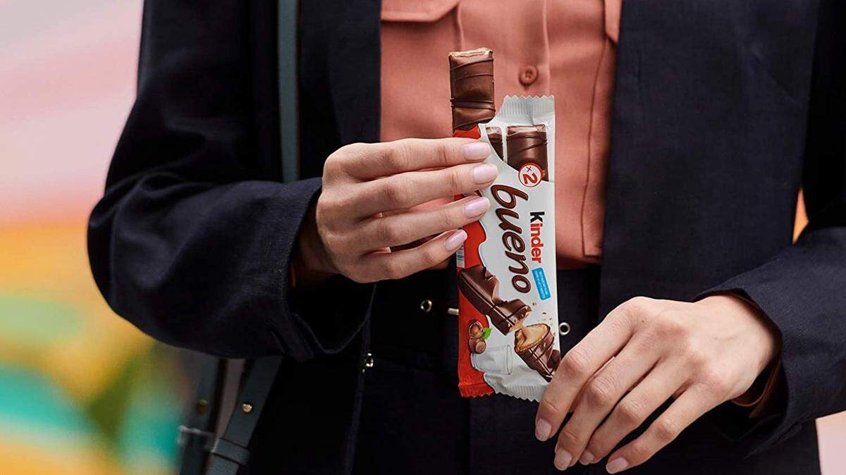 Like chocolate bars? Kinder Bueno is offering theirs for free, for a limited time.