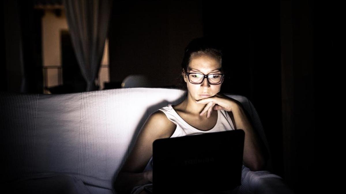 A study published in the journal Chronobiology International found that night owls — or people inclined to stay up late — have a 10 percent higher risk of an early death, as well as a heightened chance of getting diabetes, neurological disorders and respiratory disorders, when compared to morning people.
