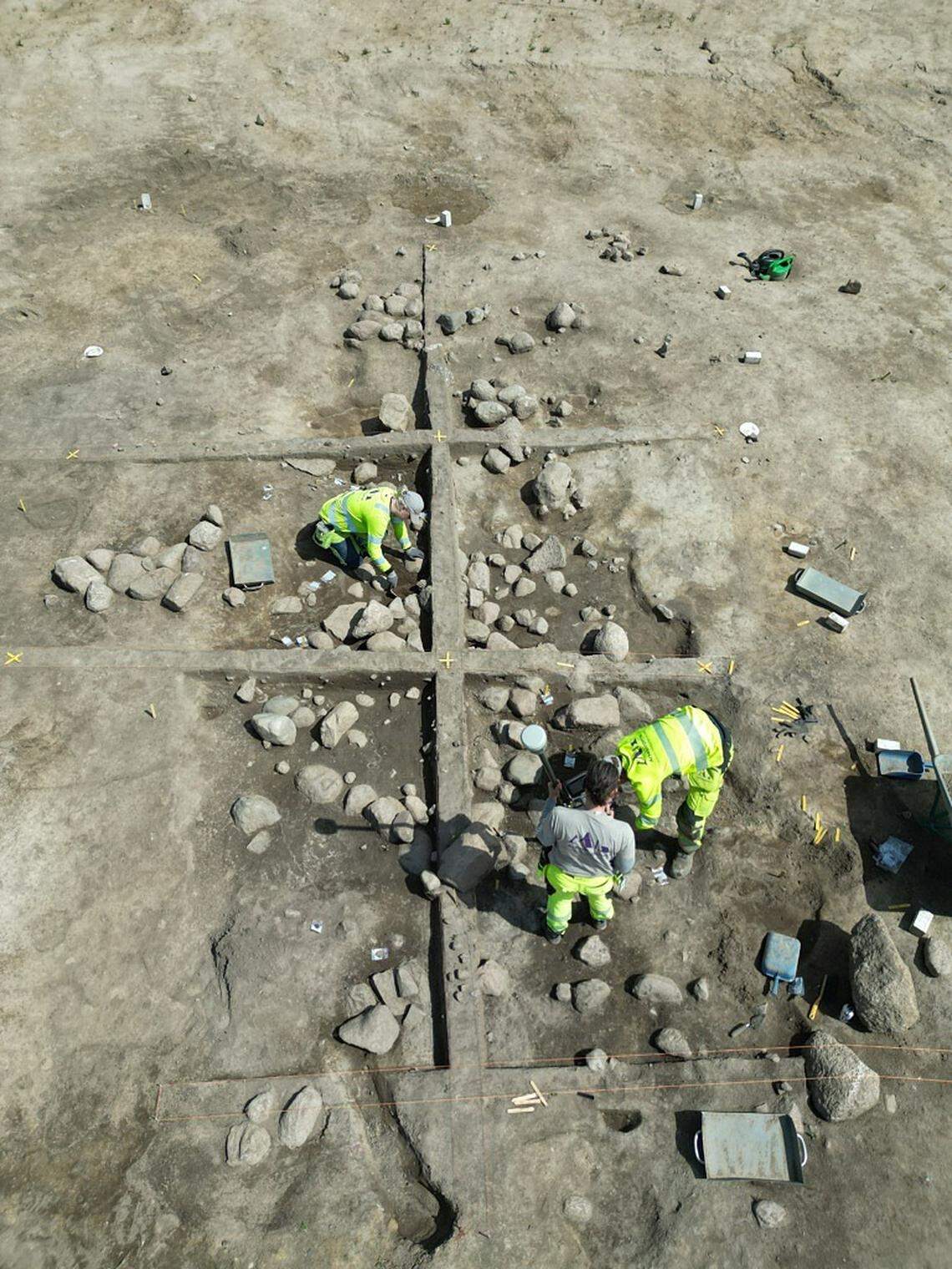 The Neolithic cellar pit as seen during excavations.