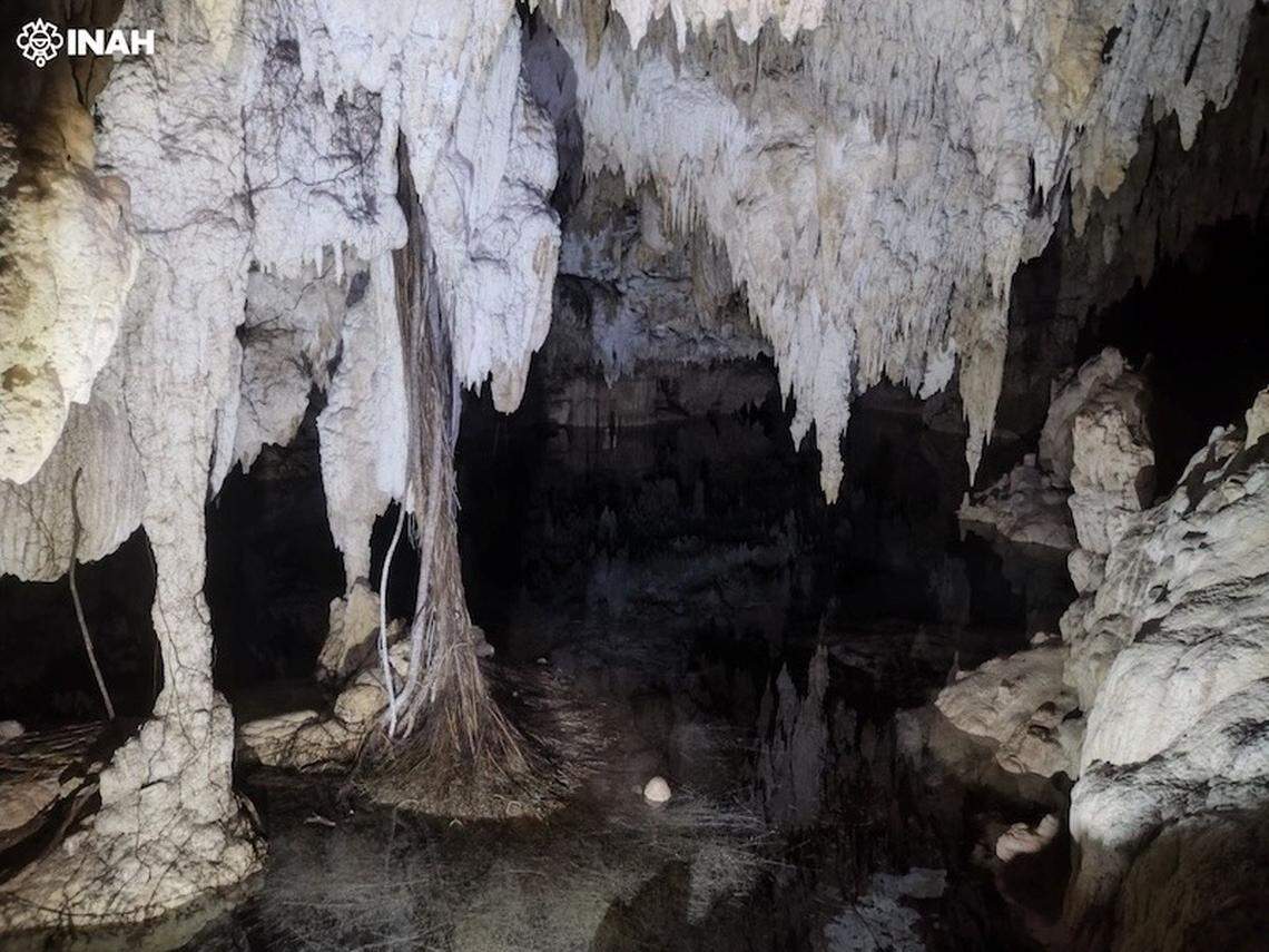 The pot was found in Zumpango Cave, which is part of the Garra de Jaguar cave system, archaeologists said.