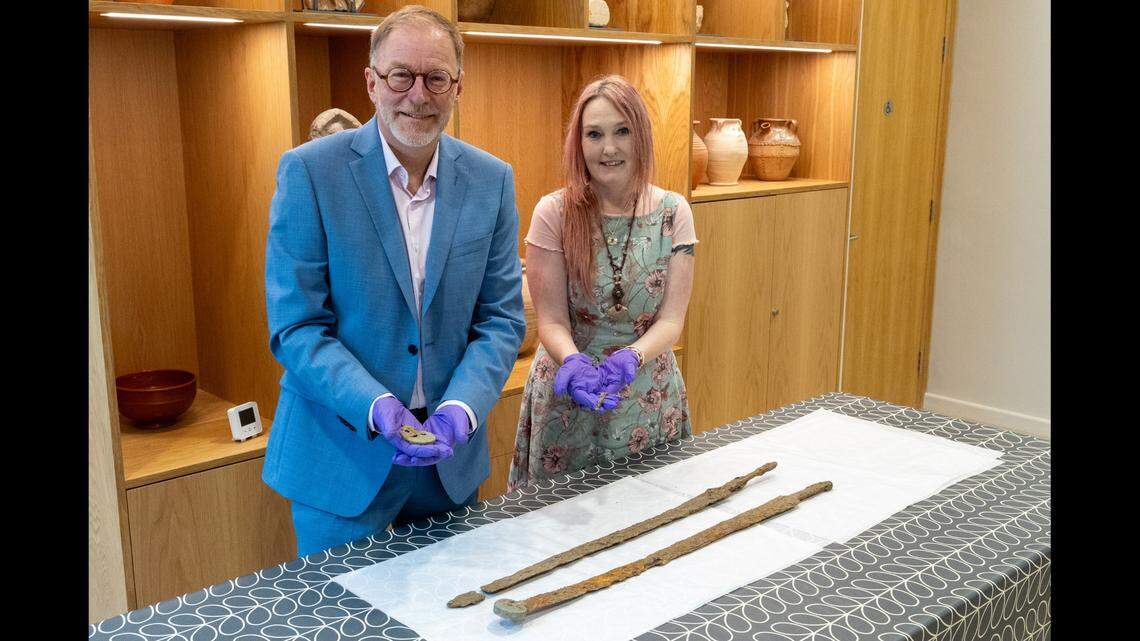 A metal detectorist stumbled on a pair of 1,800-year-old Roman cavalry swords mysteriously buried in Cotswold, archaeologists said and photos show.
