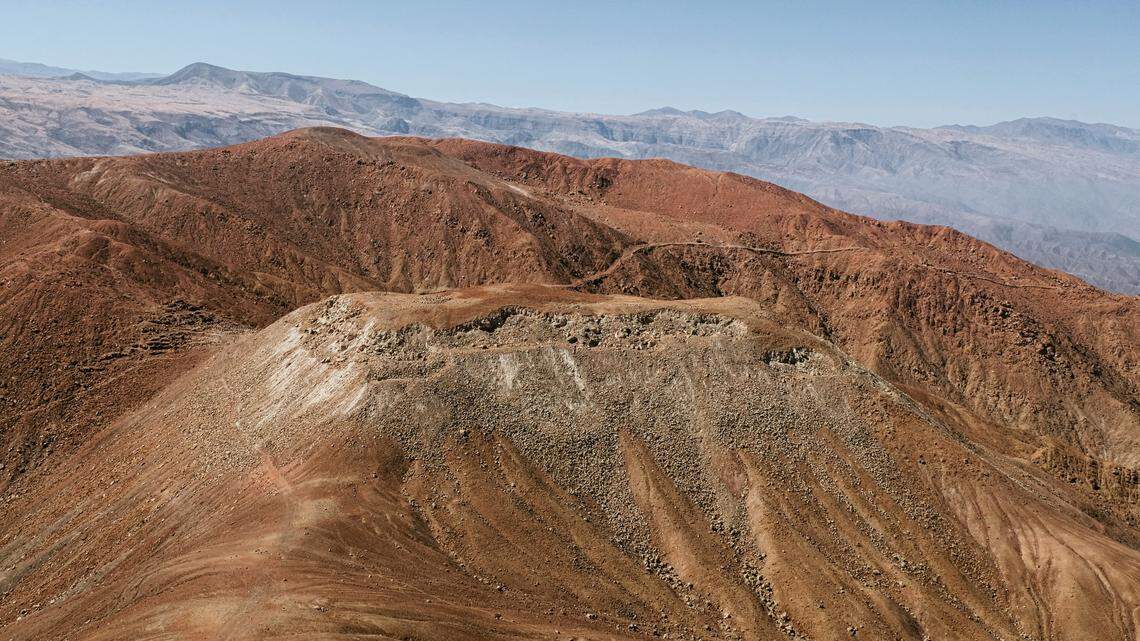 Archaeologists found two 500-year-old quarries in the Cañete mountains and a trail network used during the final stage of the Inca empire, photos show.