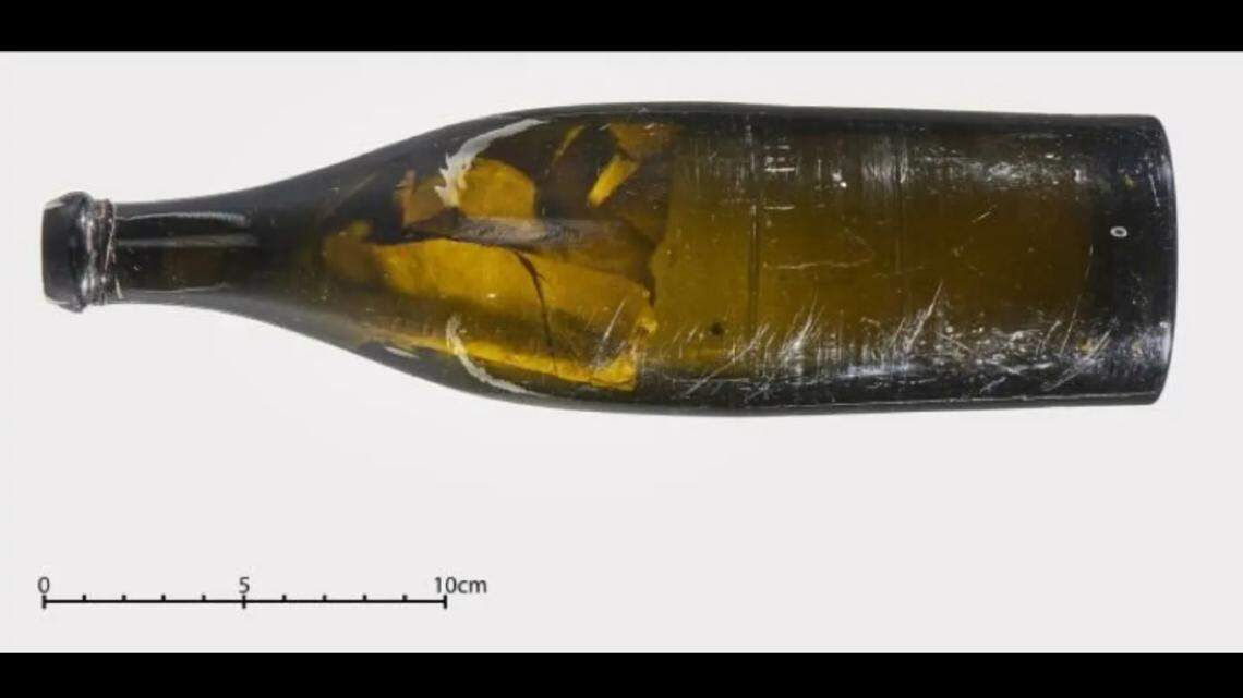 Archaeologists excavated the Myklebust ship mound and found a 140-year-old message in a bottle left by the site’s discoverer, photos show.