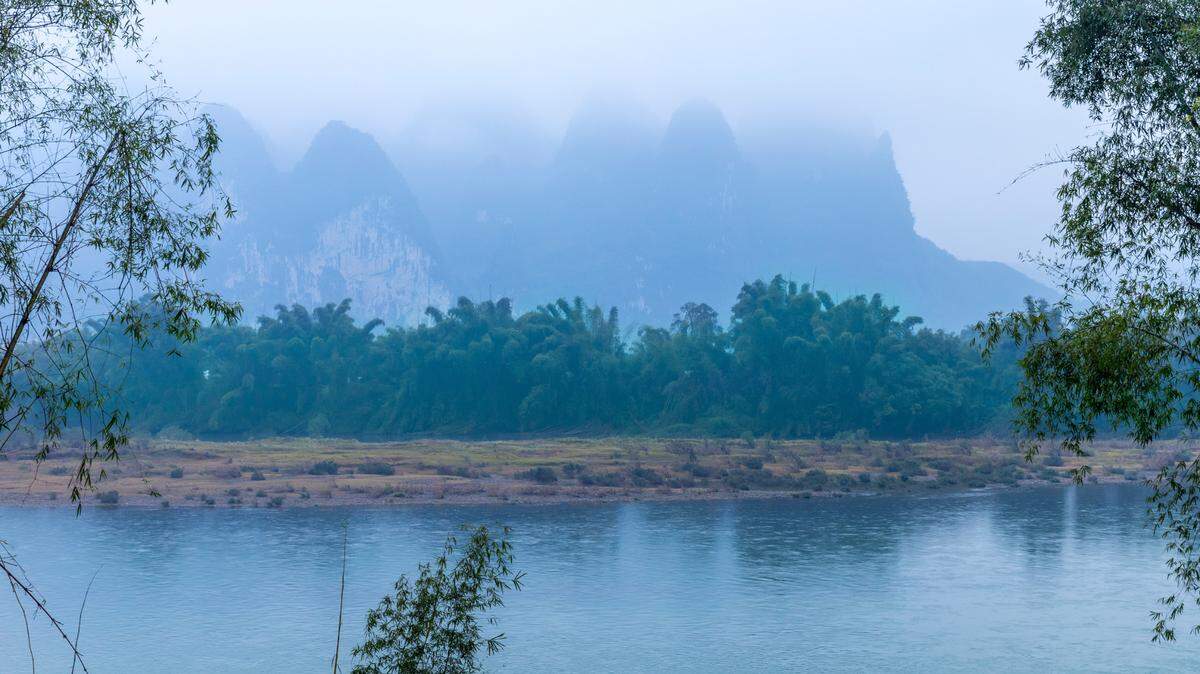 Scientists found a river creature with a “heart-shaped” lip and “glittery” fins in Guangxi and discovered a new species, a study said.
