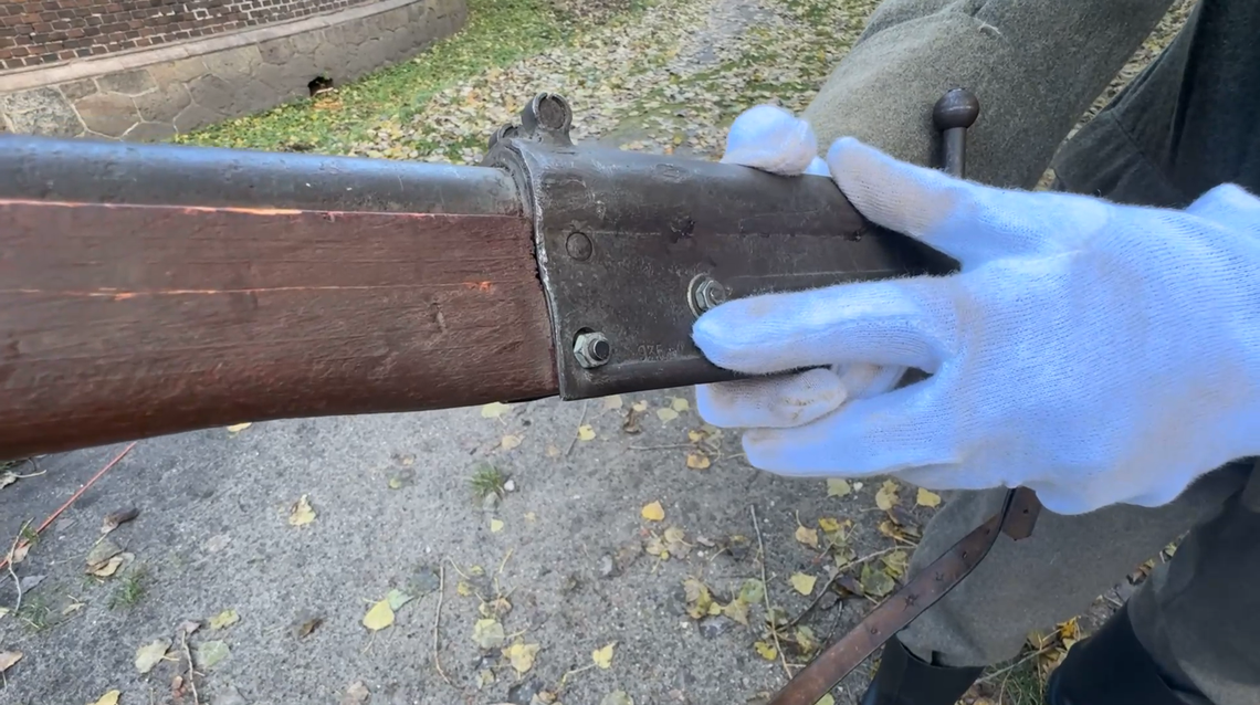 A close-up photo shows the numbers stamped on the rare Volkssturmgewehr rifle.